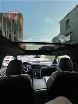 ڤۆڵکسواگن ئەتڵەس کرۆس سپۆرت